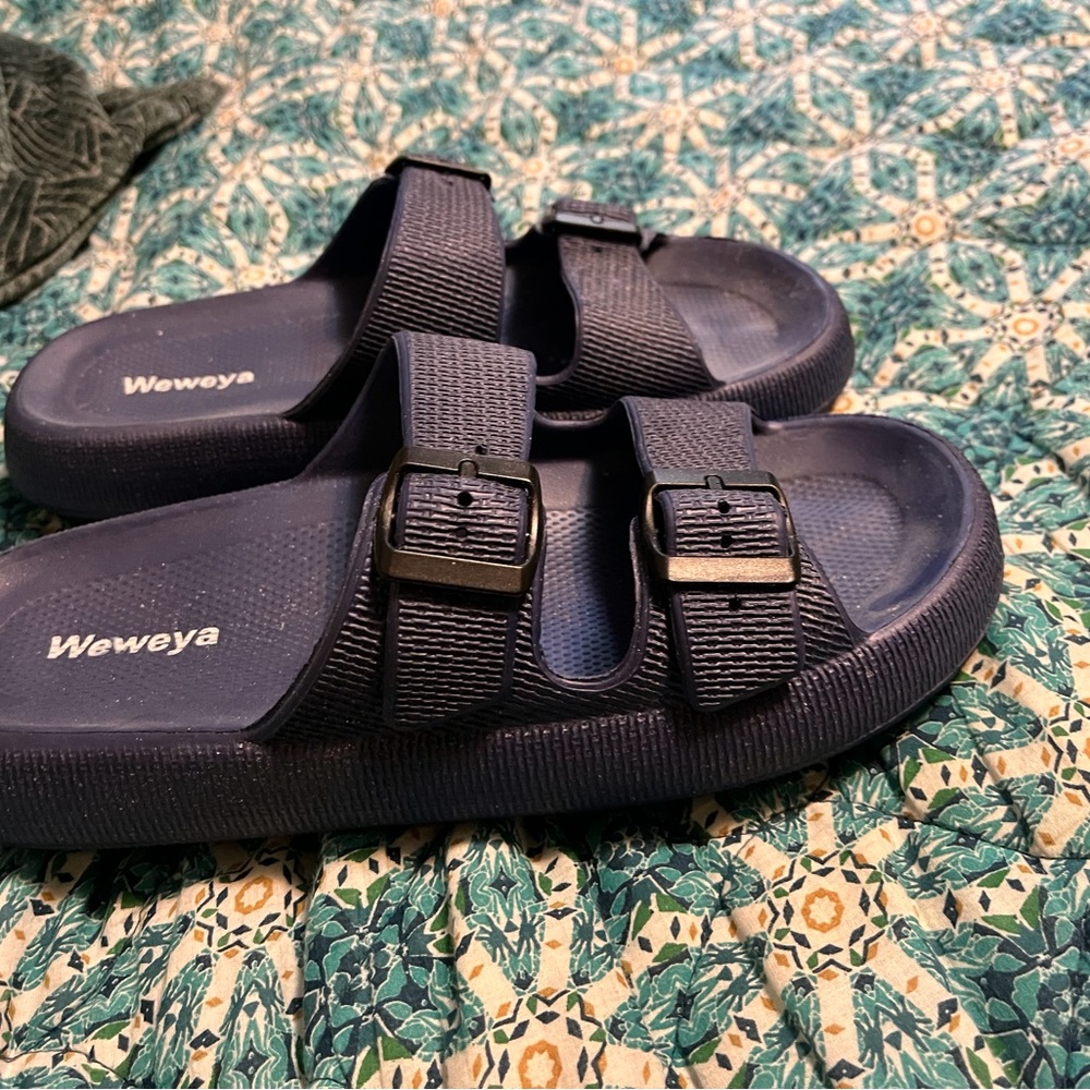 Navy Women's Cushiony Sandals